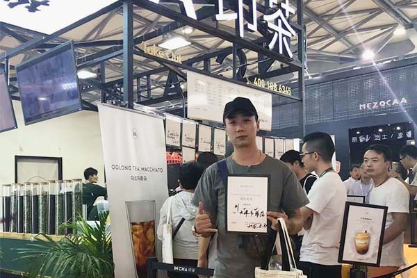 【上海展会】恭喜刘先生签约印茶单店